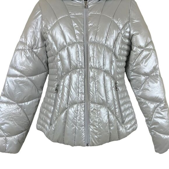 GUESS quilted pearlescent silver puffer jacket - Picture 3 of 16